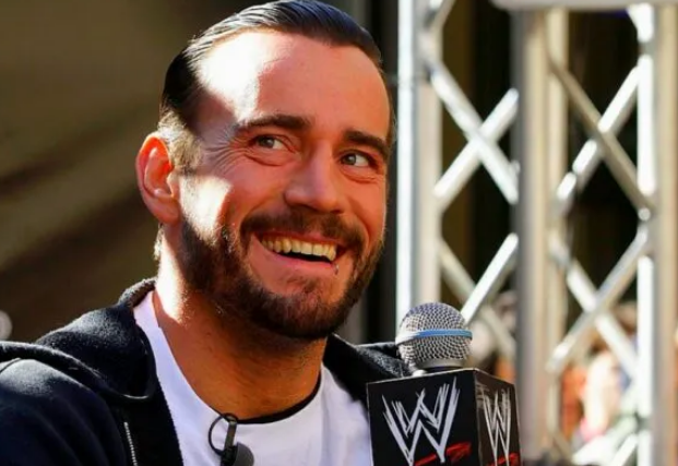 سي ام بانك يعود لحلبات المصارعة وسط إهتمام كبير من محبيه